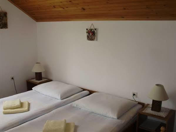 Pansion Izvor Hotel Korenica Exterior photo