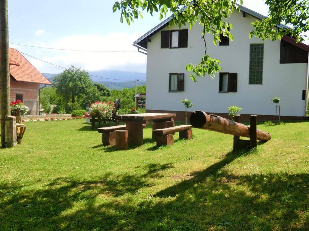 Pansion Izvor Hotel Korenica Exterior photo